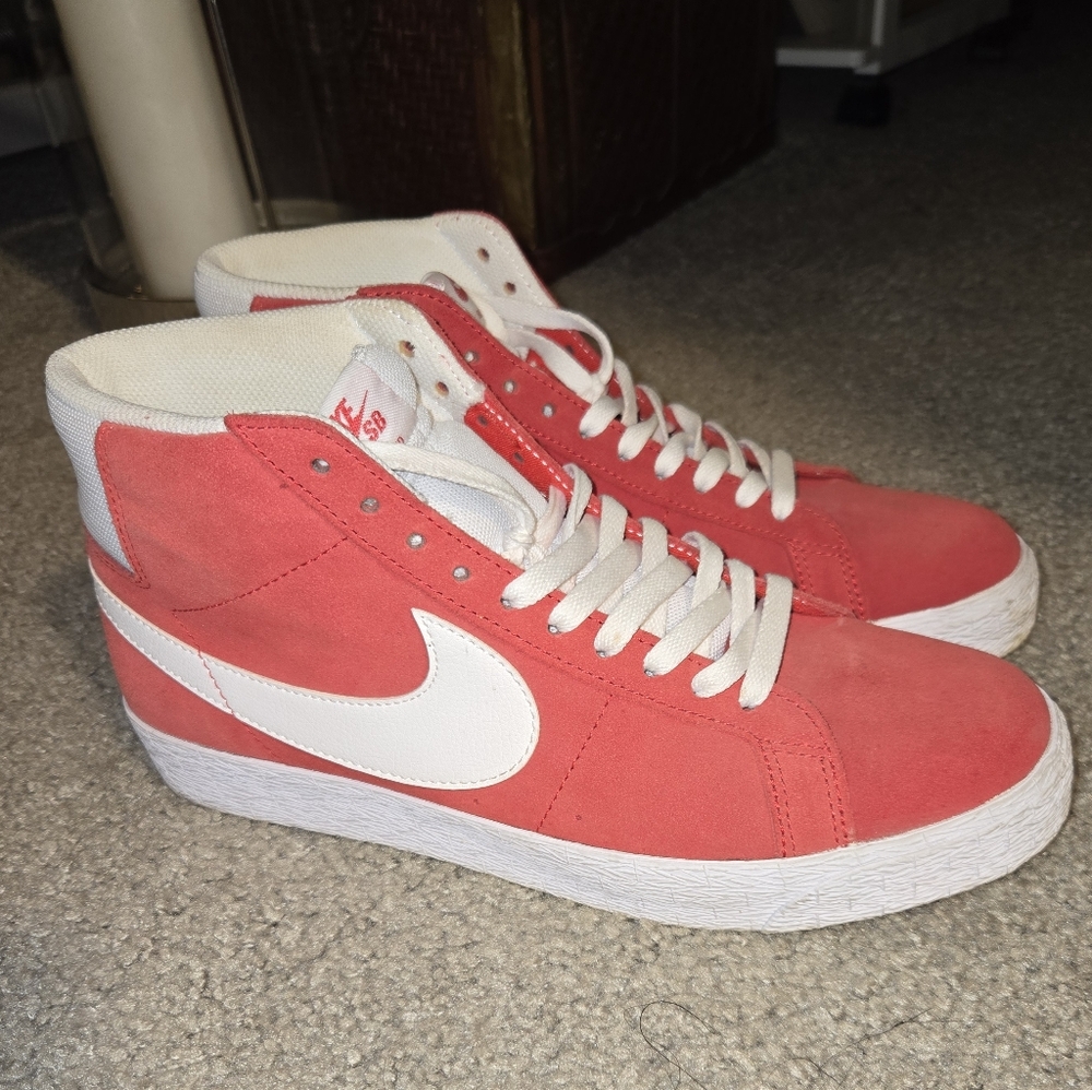 Nike Blazer Mid University Red Sneakers